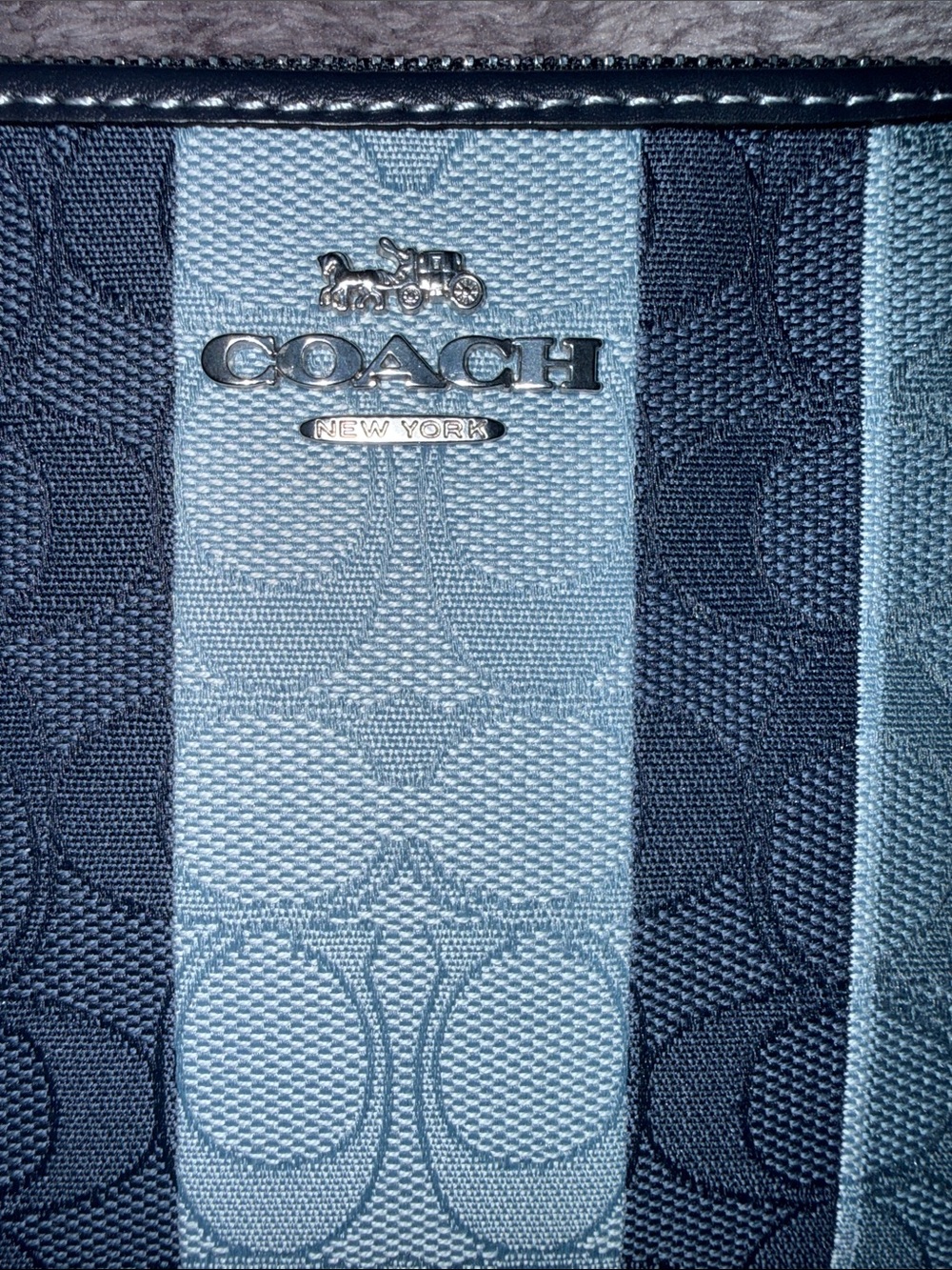 BNWT Coach Striped Signature Wallet / Wristlet Card Case - Navy & Light Blue🤩 - Picture 6 of 11